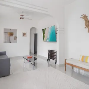 Casa Blanca In Villa