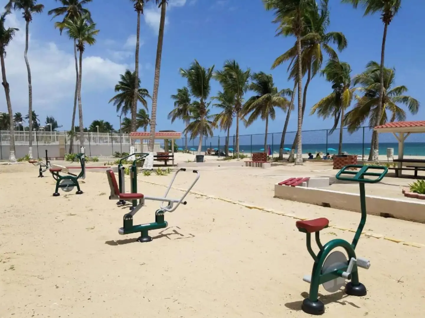 Family Beach Getaway- Isla Verde Paradise San Juan